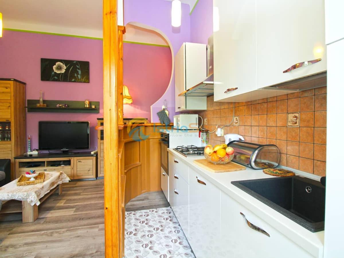 Studio Apartman Lea Pula Exterior photo